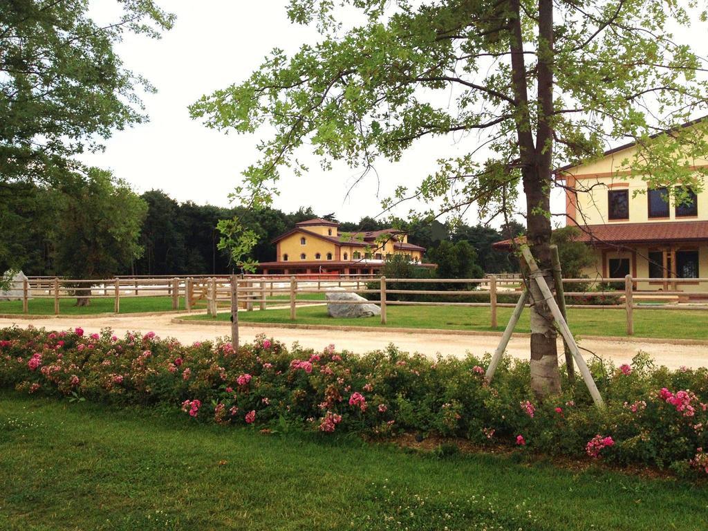 Villa Agriturismo Il Boschetto à Ornago Extérieur photo